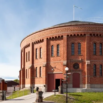 Cylinderformad byggnad av tegel